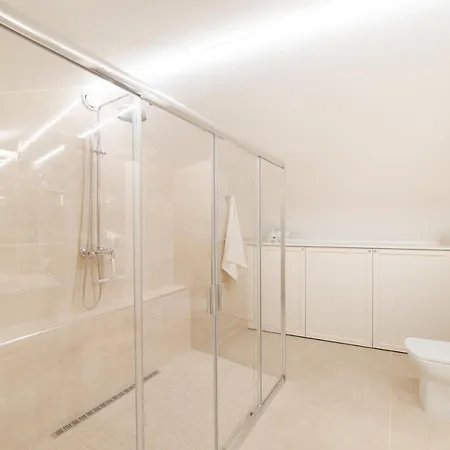 Appartement Luxury Medieval 2 Storey With Antique Furniture In Old Town